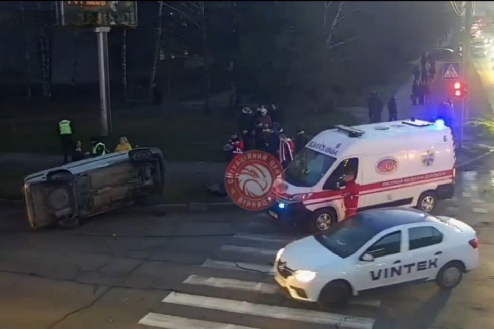 На Порика Skoda влетіла в Lincoln і перекинулася. Відео