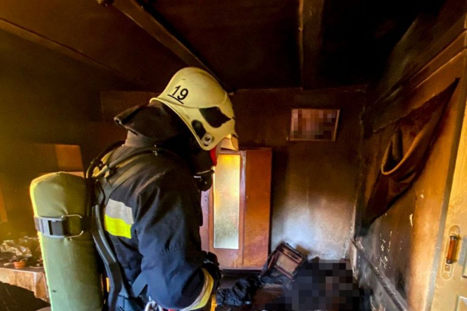 Вогонь, що спалахнув через цигарку, забрав життя двох чоловіків