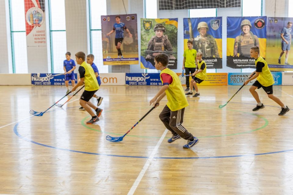 У Вінниці до десятиріччя флорбольного клубу «Маяк» провели обласний дитячий турнір