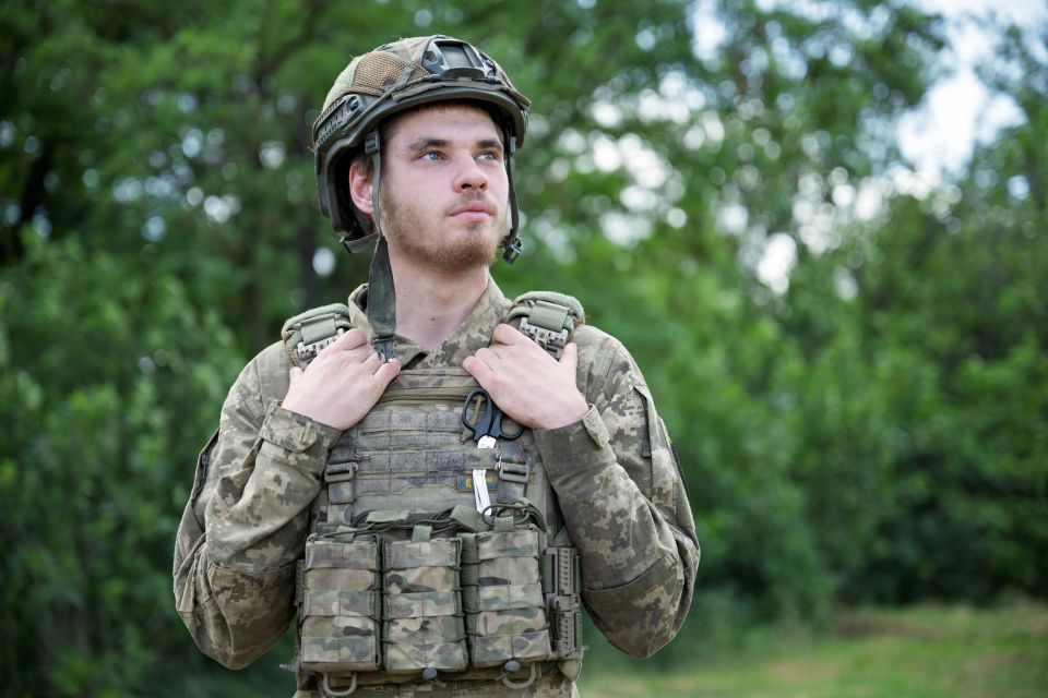 Дрони, вибухи і реабілітація: 20-річний пілот бомбера розповів про службу і важке поранення