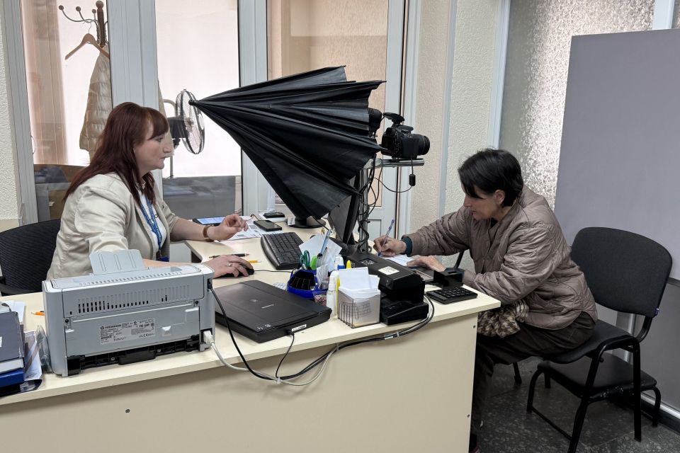 Жінці, будинок якої знищив ворожий «шахед»,  відновили паспорт