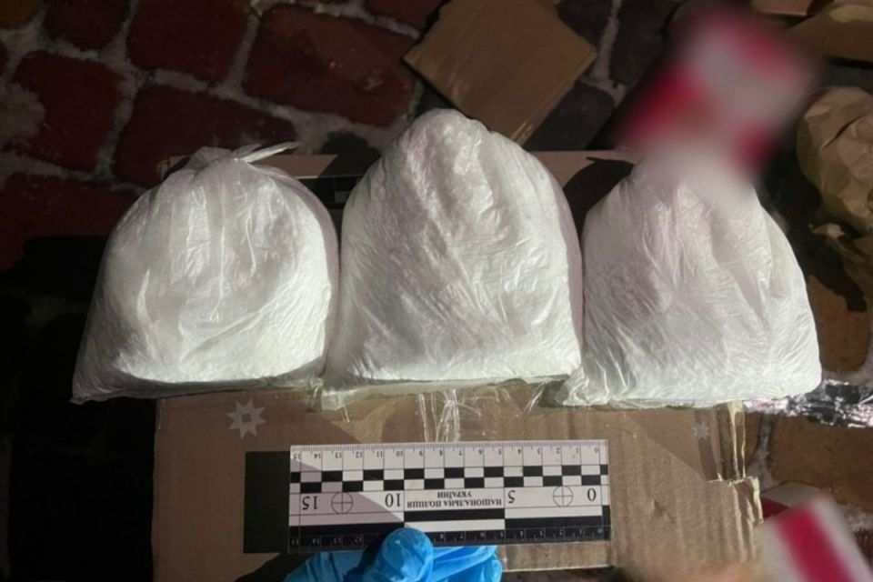 Надсилав амфетамін через поштомати — у Вінниці затримали 29-річного наркоділка