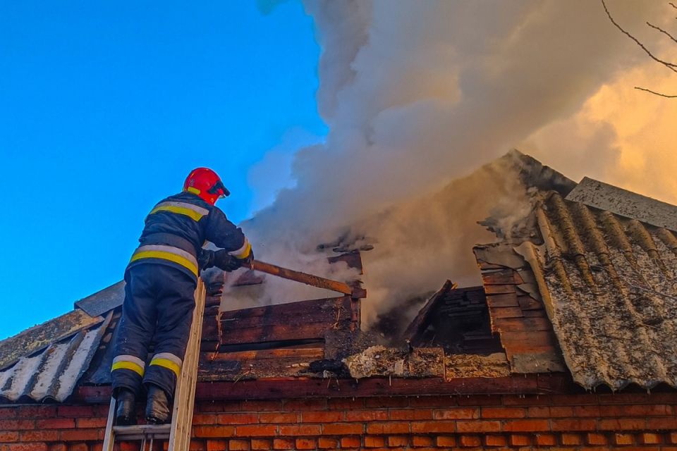 Смертельна ніч на Вінниччині: вогонь забрав життя та знищив десятки домівок