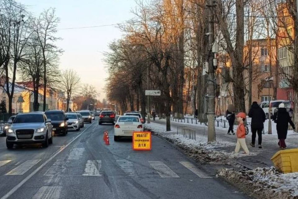 На Шимка Peugeot збив 14-річну дівчинку. Дитина у лікарні