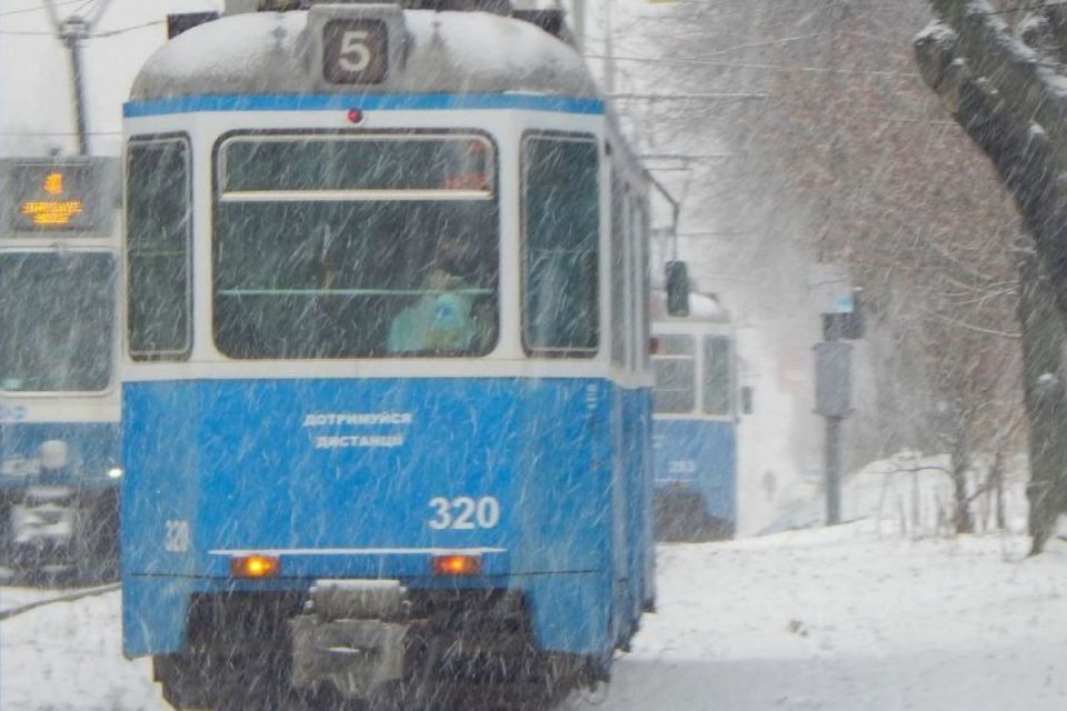 Трамваї та тролейбуси змінили графік: повний перелік альтернативних маршрутів у Вінниці