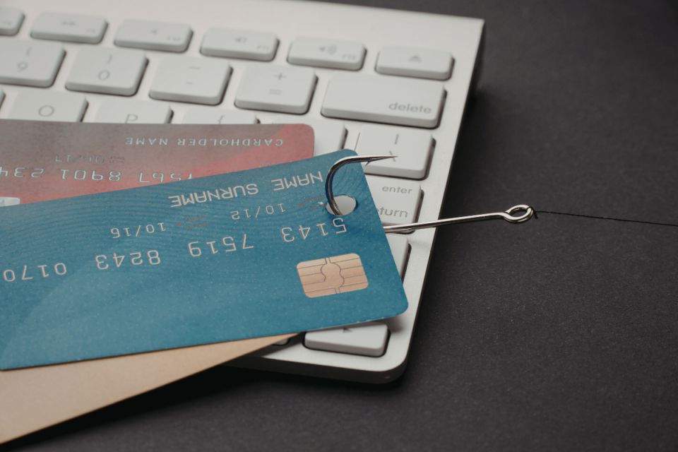 Кількість шахрайств в Україні впала на чверть: скільки справ зареєстрували на Вінниччині