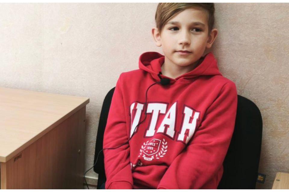 Йому лише 9: історія Івана, який чекає брата і мріє про мир (соціальна реклама)