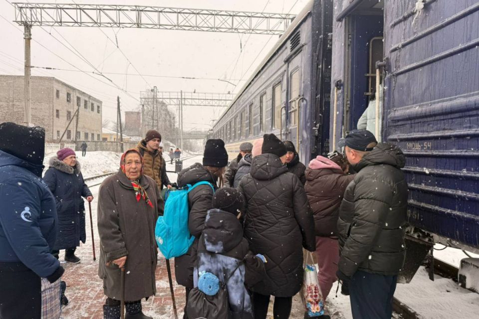 До Вінниці евакуювала людей з Донеччини та їхніх пухнастих друзів