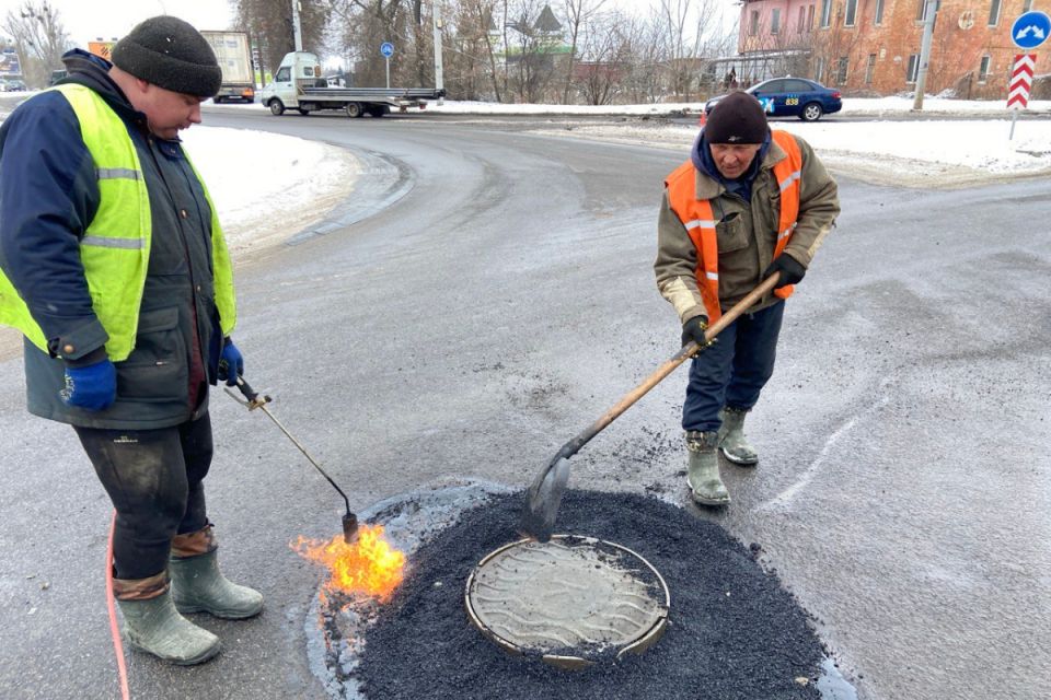 Як вам стан доріг у Вінниці наприкінці зими? Ми запитали