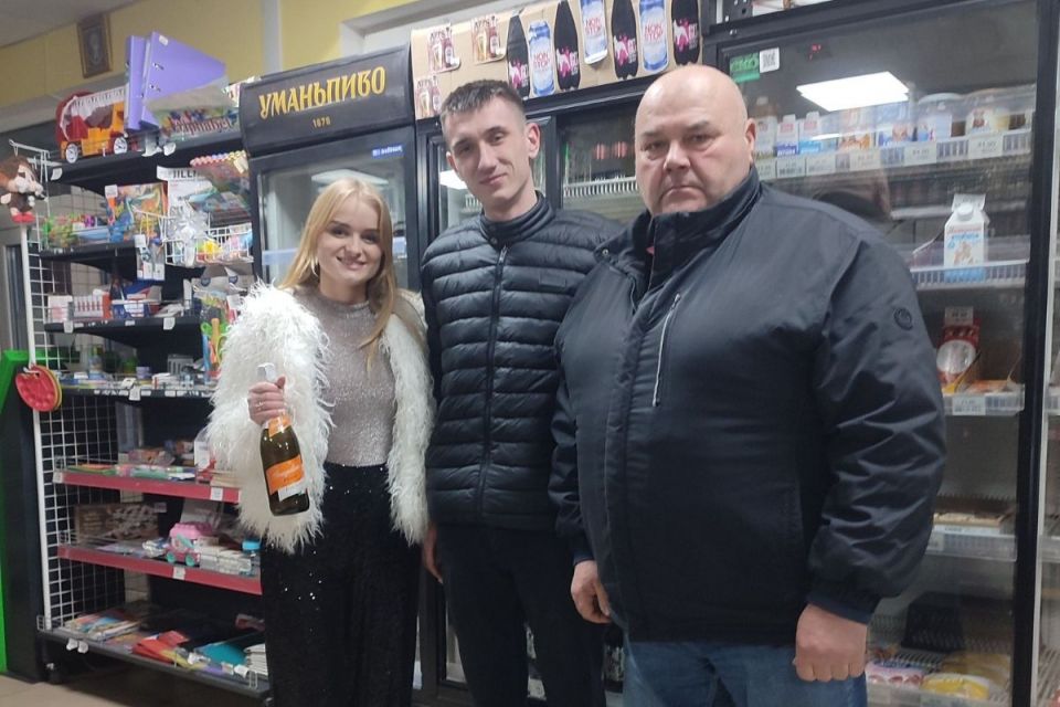 «Після весілля молодята принесли 5000 гривень для ЗСУ»:  що забув запитати у них волонтер?