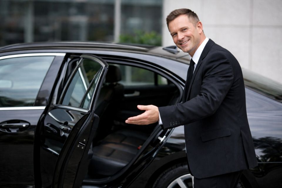 Службові авто для вінницької мерії. На чому їздять наші чиновники?