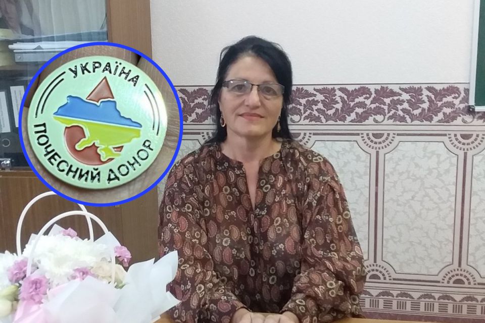 Мамина кровиця врятувала сина: історія жінки, яка за 45 років донорства здала понад два відра крові