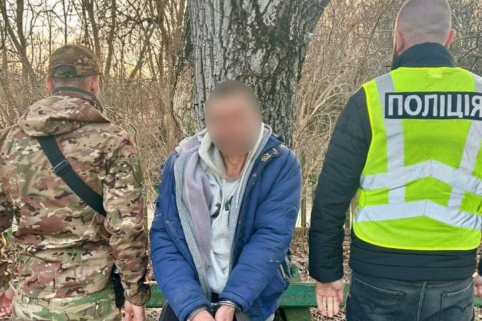 17 ножових: у Мурованих Курилівцях пасинок жорстоко розправився з вітчимом