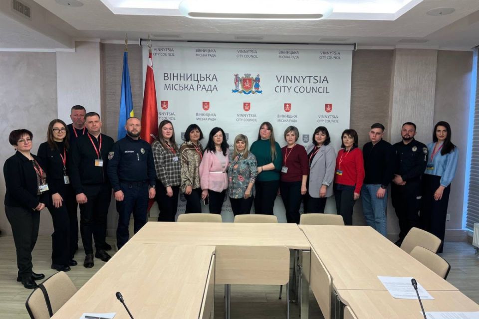 250 тисяч на власну справу та «школа» для кривдників. Як у Вінниці працює система підтримки