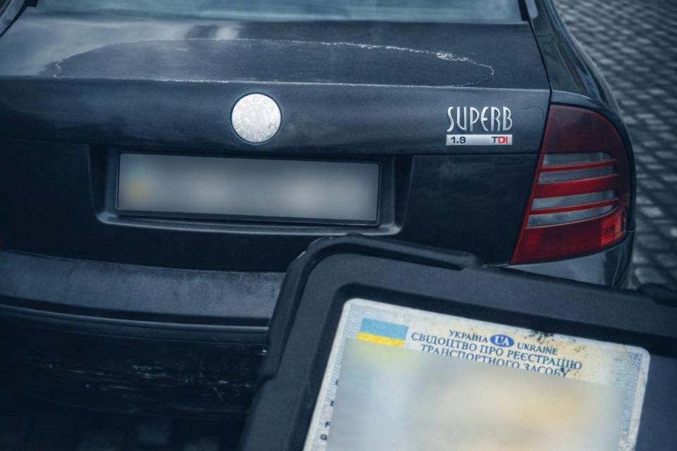Майже чотири роки в розшуку: на Батозькій патрульні зупинили крадену Skoda