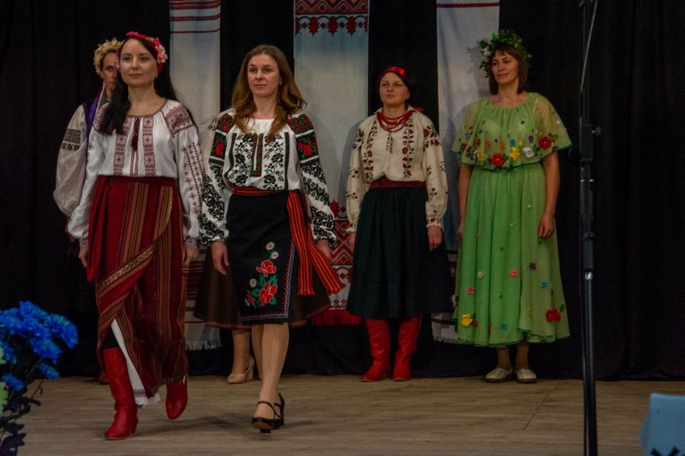 10 книг, які має знати  кожен дорослий і малий: парад-дефіле героїв літератури провели у Тульчині