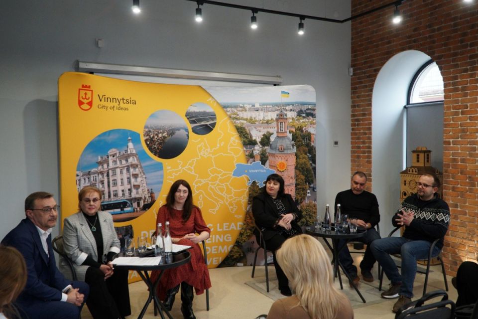 Майже триста тисяч гостей за рік: як Вінниця заробляє на туризмі під час війни