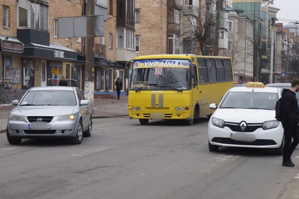 Куди у Вінниці важко доїхати громадським транспортом? Ми запитали