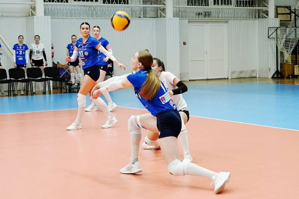 У півфінальній серії вінницька команда «Добродій» обмінялася перемогами з «Буковинкою»