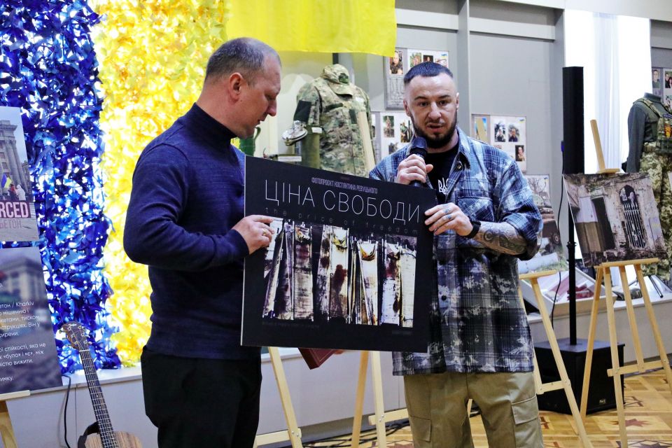 Війна крізь об’єктив: у краєзнавчому музеї відкрили фотовиставку про незламний Харків