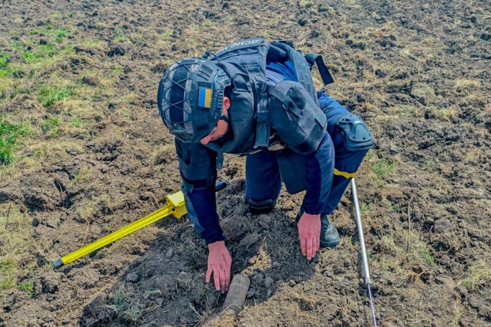 Смертельне залізо під Нападівкою: сапери знищили снаряд Другої світової війни