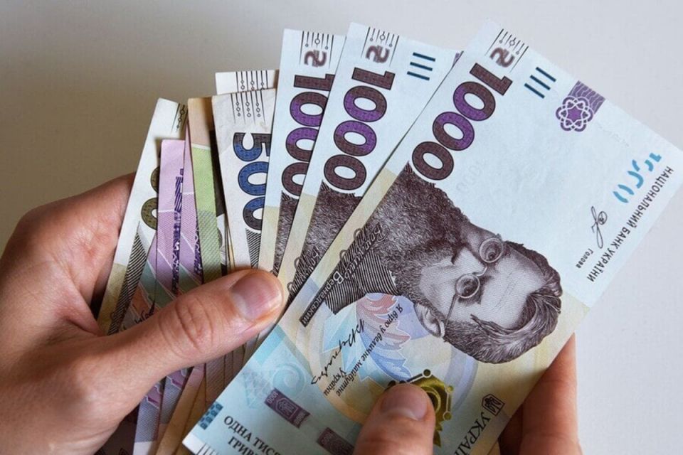 Як змінилися зарплати у Вінниці та сусідніх обласних центрах за рік. Порівнюємо актуальні пропозиції
