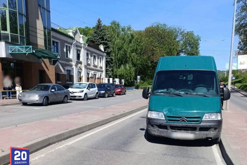 Пенсіонерка потрапила під колеса авто у Могилів-Подільському