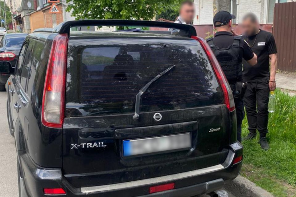 Викрав Nissan з гаража у Вінниці — чоловіку загрожує до п'яти років за ґратами