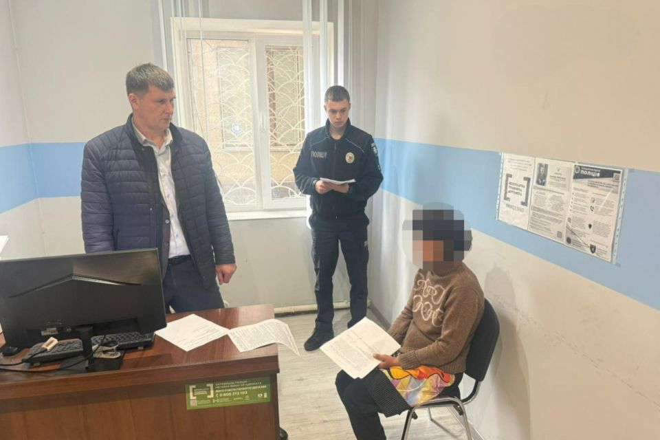 Під час сварки мати напала з ножем на 17-річну доньку. Деталі
