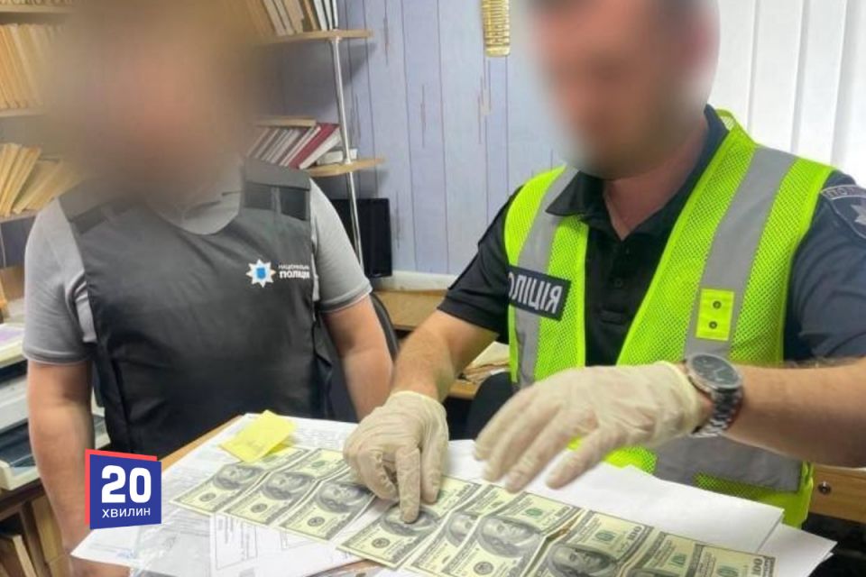 $1000 авансу за фальшивий техпаспорт: посадовцю БТІ загрожує ув'язнення