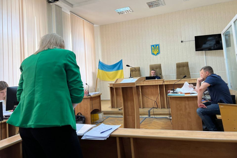 Розгляд по суті, але без відсторонення: чи є рух у справі про катування чоловіка поліцейськими?