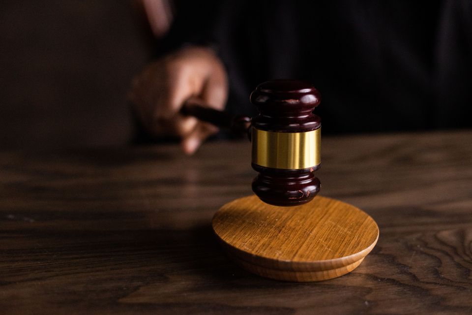 Обіцяв убити прокурора: у Вінниці засудили чоловіка за погрози в суді
