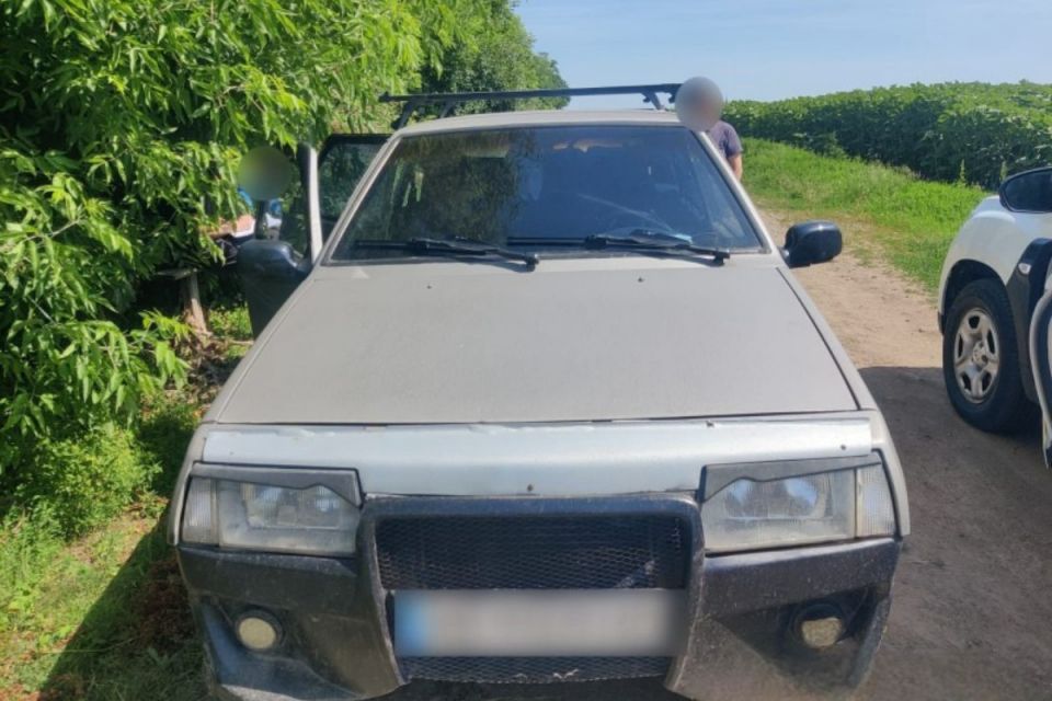 Замість штрафу — хабар: на Вінниччині двоє водіїв намагалися підкупити поліцейських