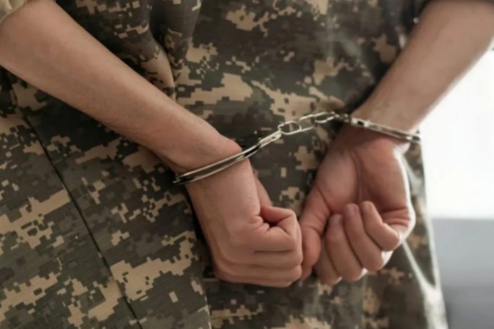 Двічі пішов у СЗЧ і проігнорував рішення суду. Військового на Вінниччині засудили до понад п’яти років ув’язнення