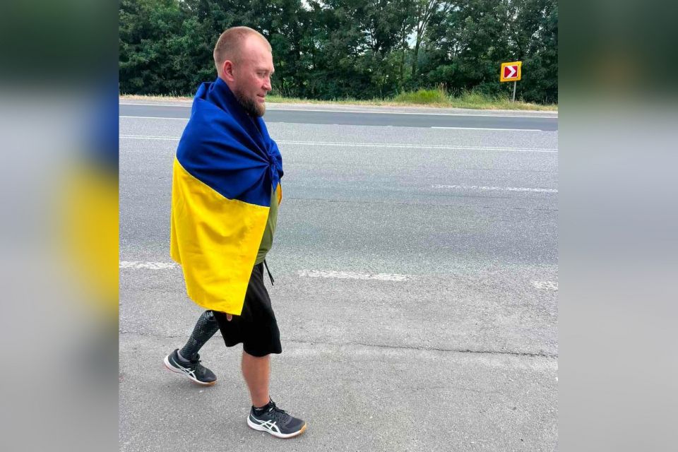 Вінницький ветеран долає шлях до Хмельницького, щоб придбати чотири «чуйки» для захисників