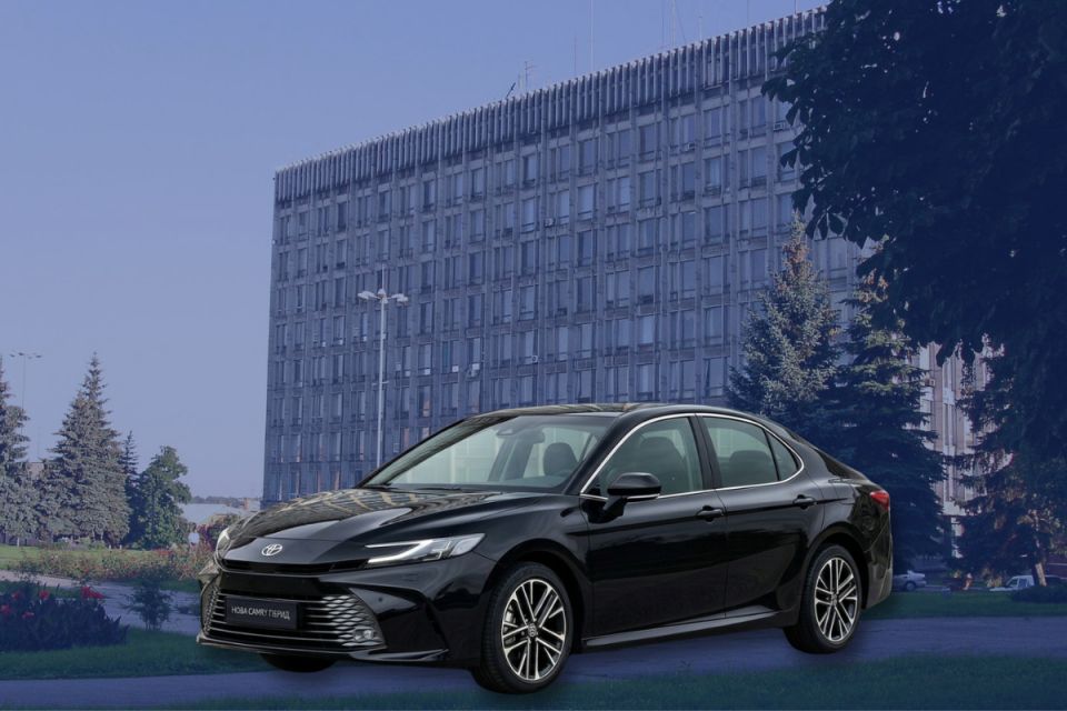 Мерія Вінниці хоче Toyota Camry майже за 2 мільйони гривень. Навіщо?