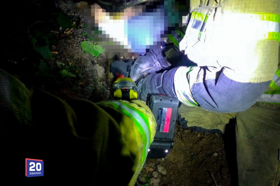 У Ладижині жінка випала з вікна й наштрикнулася на арматуру: врятувати її не вдалося