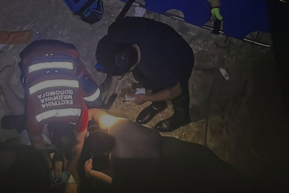 У Якушинцях дівчина впала у рів глибиною понад сім метрів