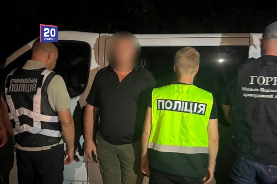 За $5000 і на акваскутері через Дністер: вінничанина підозрюють в організації втечі до Молдови