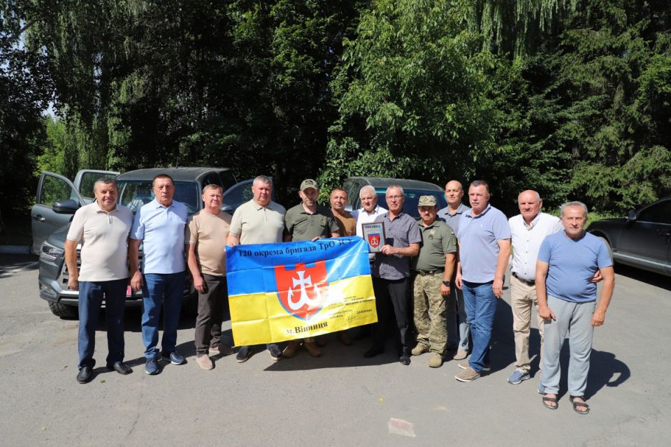«Безпечні стійкі громади»: у Тульчинській громаді спільно з обласною радою закупили авто для військових (Пресслужба Вінницької обласної ради)