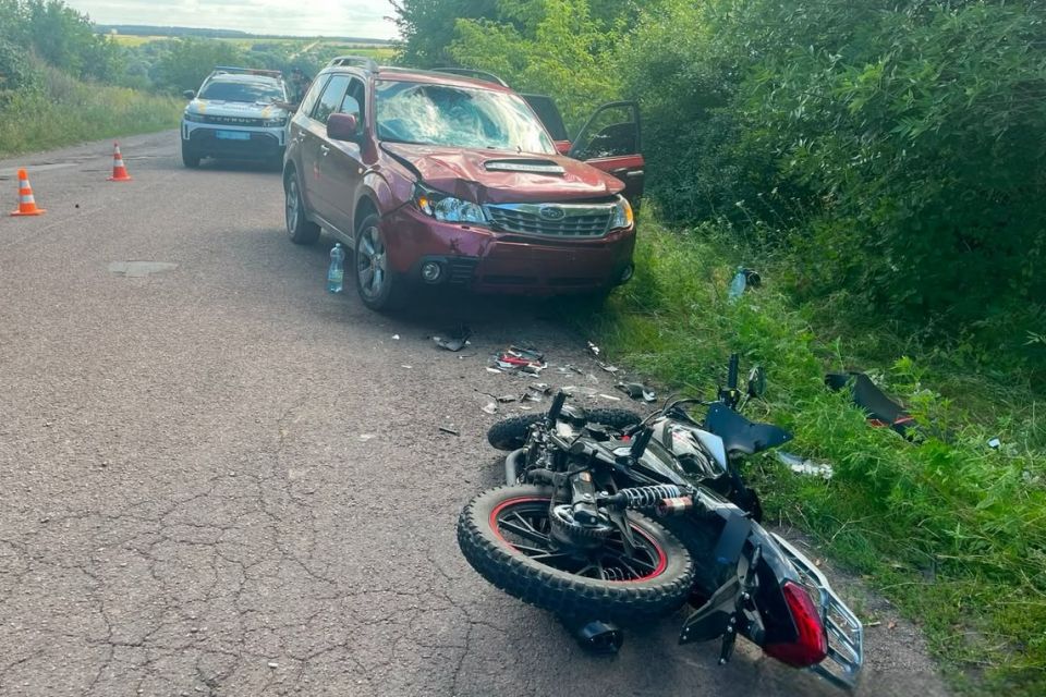 У Вінниці Toyota збила жінку на переході, а на Бершадщині Subaru зіткнувся з мотоциклом