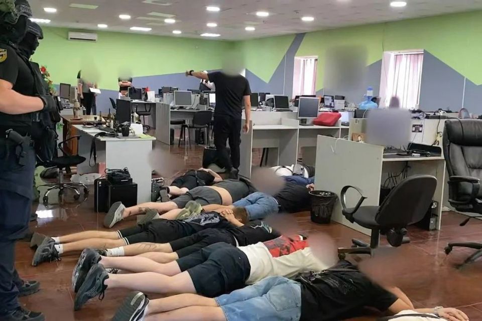 94 шахрайські кол-центри накрили по Україні — вилучили мільйони доларів і елітні авто