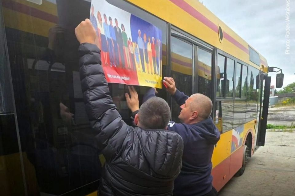 «Політики блокують, а ми їдемо»: перші три автобуси з Кельце уже на шляху до Вінниці