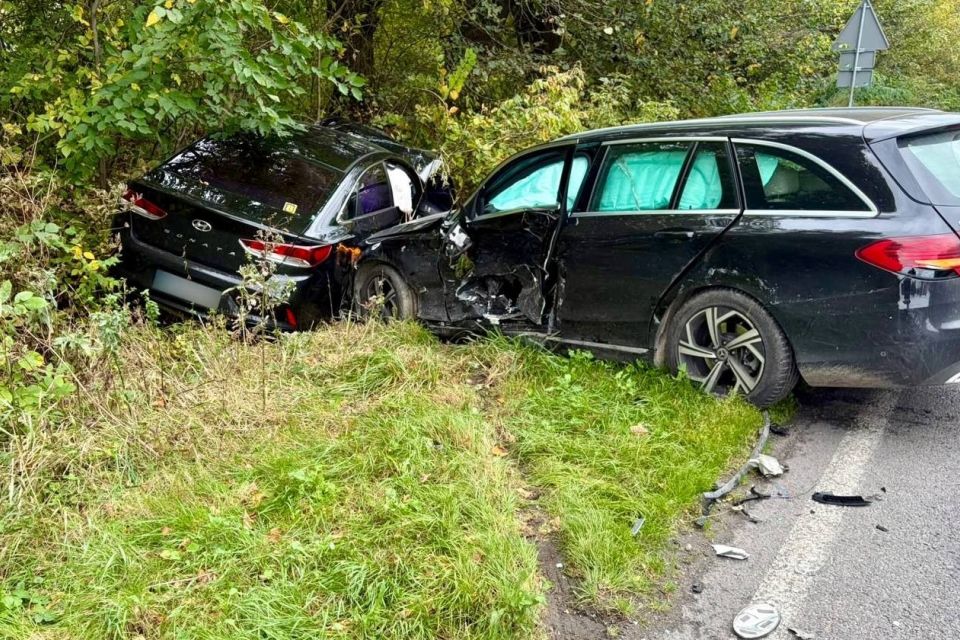 В Ксаверівці зіткнулися Mercedes та Hyundai. Водія госпіталізували