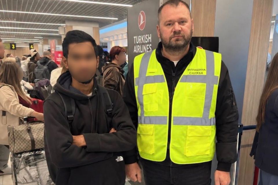 У Вінниці видворили громадянина Бангладеш, який проігнорував рішення міграційників