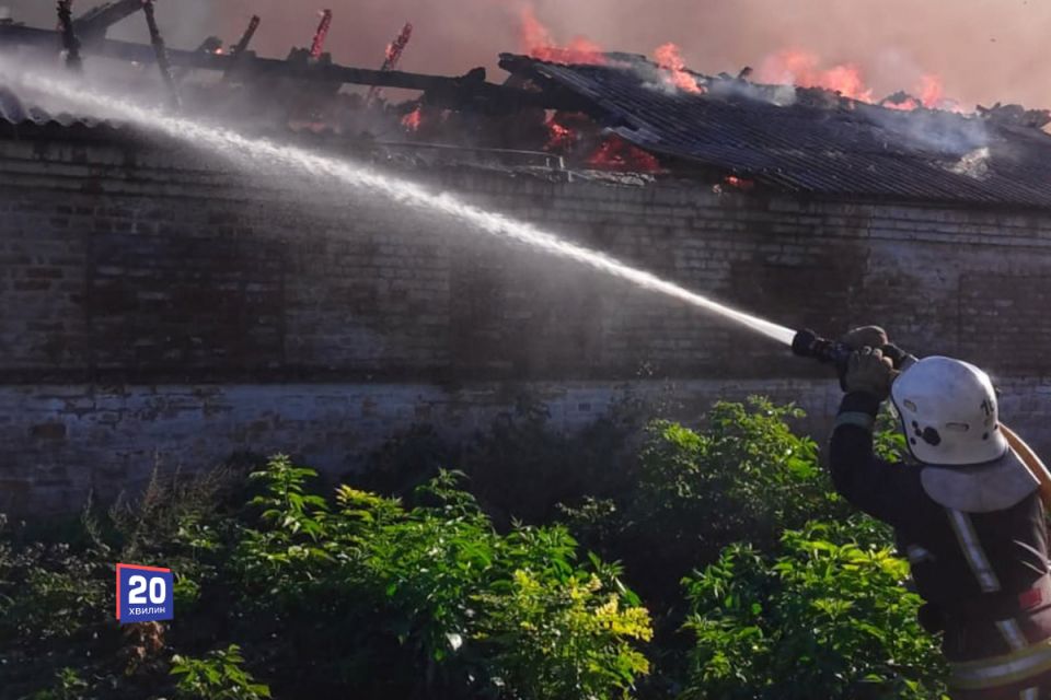 Велика пожежа у Джулинській громаді: горів склад із 300 тоннами зерна