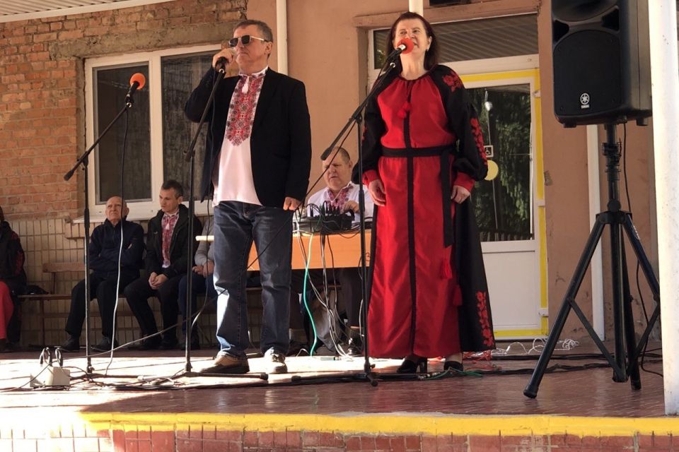 Бард-переселенець із Маріуполя Богдан Коваль презентував авторську пісню «Любов-не гріх»