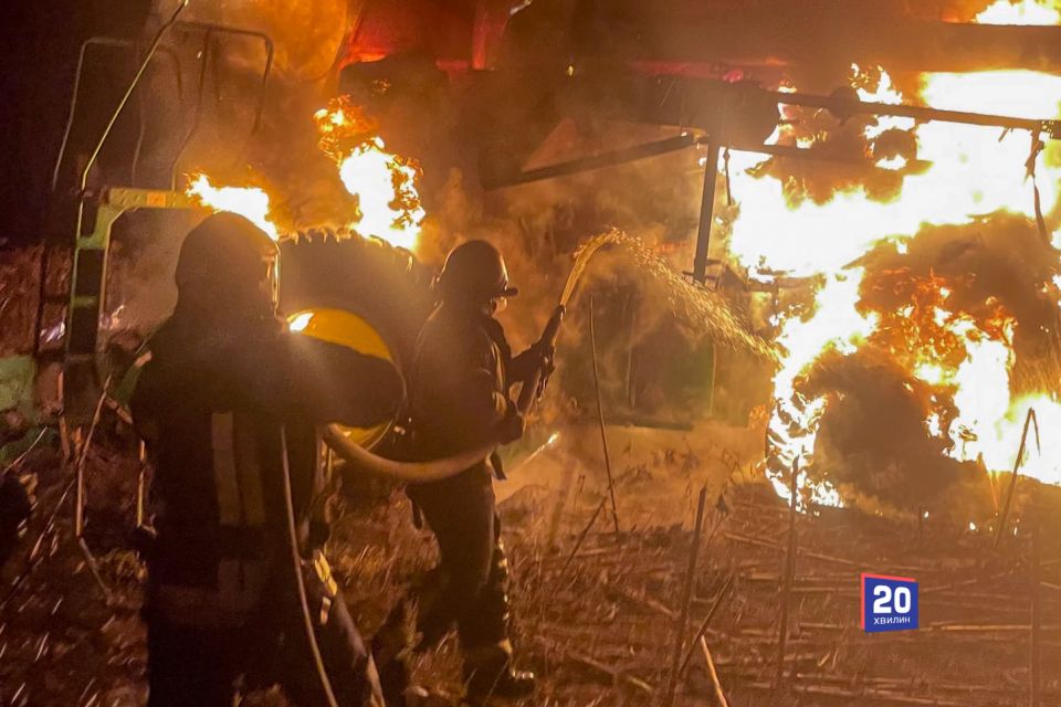Зайнявся лічильник у багатоповерхівці, а комбайн — у полі