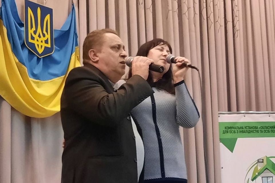 «Пелюстки душі та серця»: на творчий вечір Анни Кучерук прийшли військові на реабілітації