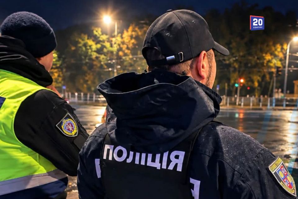 Поліцейські та курсанти патрулюють Вінницю під час перебоїв з електрикою